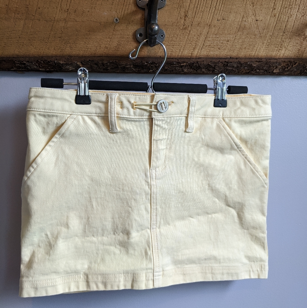 Oakley skirt.  Size 4.